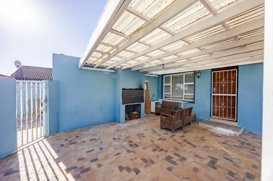 4 Bedroom Property for Sale in Bothasig Western Cape